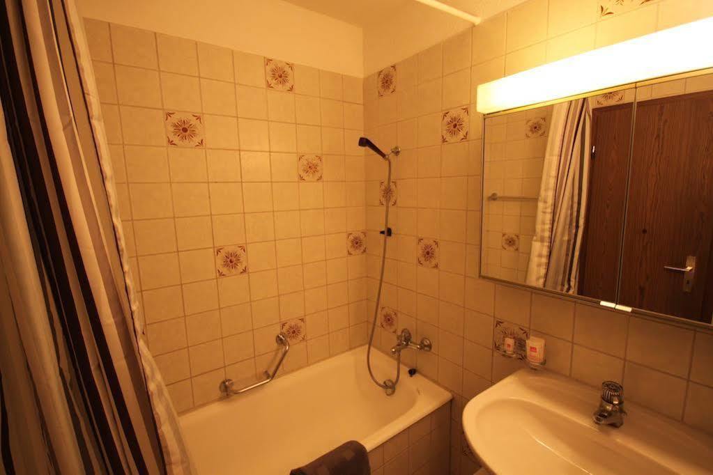 Hitrental Seefeld - Kreuzstrasse Apartments Zürich Eksteriør billede