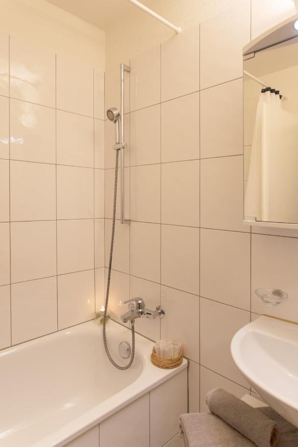 Hitrental Seefeld - Kreuzstrasse Apartments Zürich Eksteriør billede